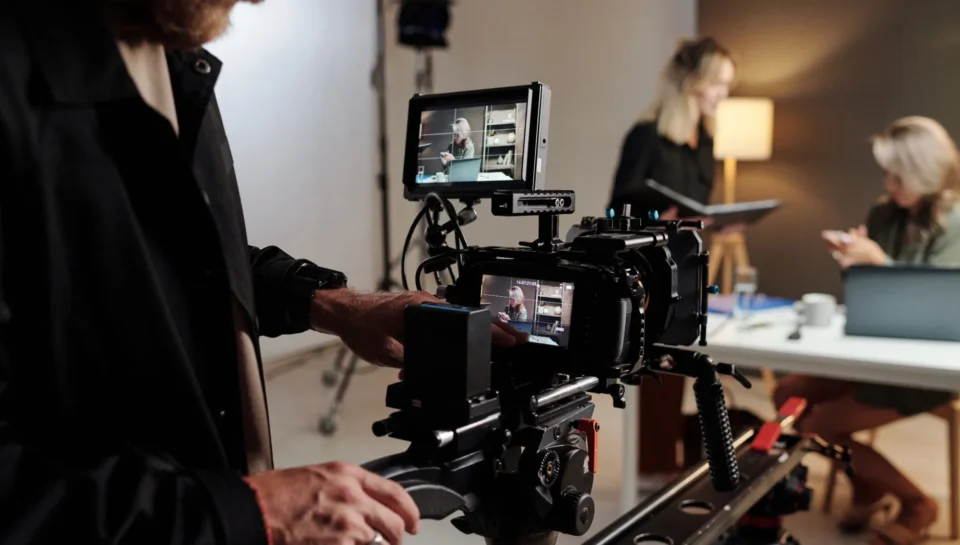 videographer-in-studio